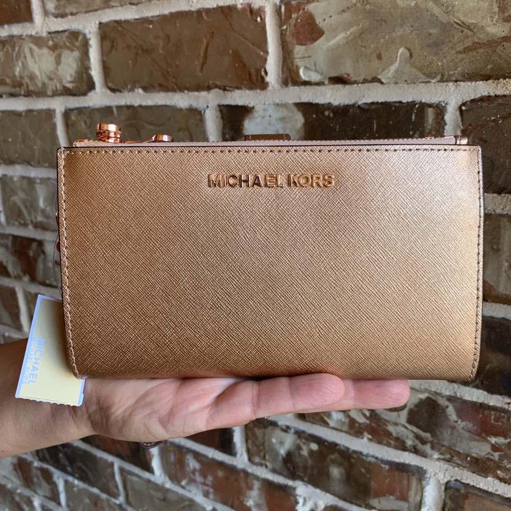 OFFERS? NEW Michael Kors Double Zip Wristlet